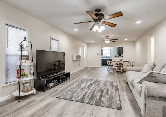 Photo 2 of Single family home for sale at 309 S Pybas St, Washington, OK 73093 | MLS# 1248607 | Listing updated on 2026-09-11