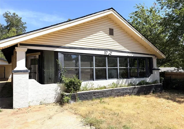 Photo 1 of Single family home for sale at 1707 E Park Pl, Oklahoma City, OK 73117 | MLS# 1248623 | Listing updated on 2026-09-11