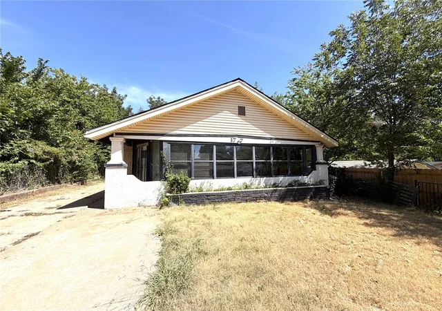 Photo 2 of Single family home for sale at 1707 E Park Pl, Oklahoma City, OK 73117 | MLS# 1248623 | Listing updated on 2026-09-11