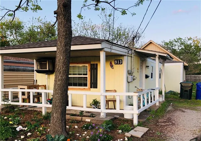 Photo 1 of Sale Pending at 913 N Pickard Ave, Norman, OK 73069 | MLS# 1248648 | Listing updated on 2026-09-11