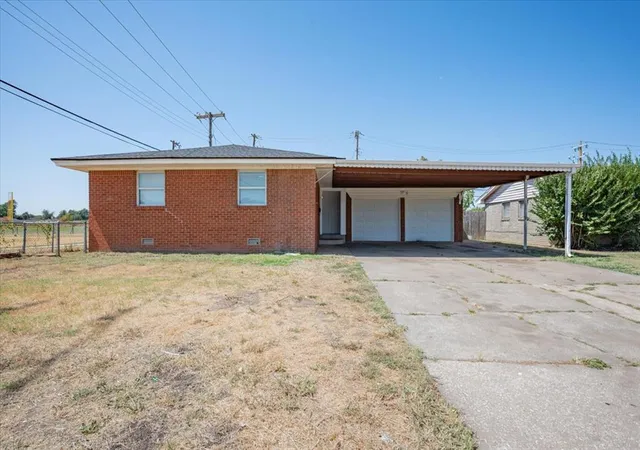 Photo 3 of Single family home for sale at 6829 S Winston Way, Oklahoma City, OK 73139 | MLS# 1248657 | Listing updated on 2026-10-12