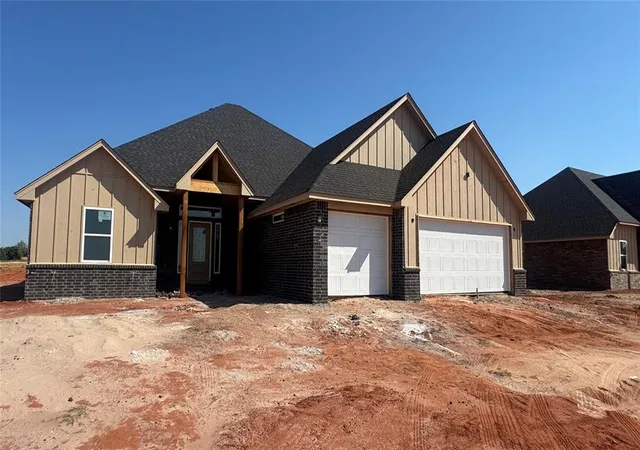 Photo 3 of Single family home for sale at 2416 Bear Crk Cir, Blanchard, OK 73010 | MLS# 1248662 | Listing updated on 2026-09-11