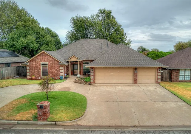 Photo 1 of Single family home for sale at 308 Tumbleweed Rd, Yukon, OK 73099 | MLS# 1248663 | Listing updated on 2026-09-12