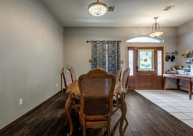Photo 4 of Single family home for sale at 308 Tumbleweed Rd, Yukon, OK 73099 | MLS# 1248663 | Listing updated on 2026-09-12