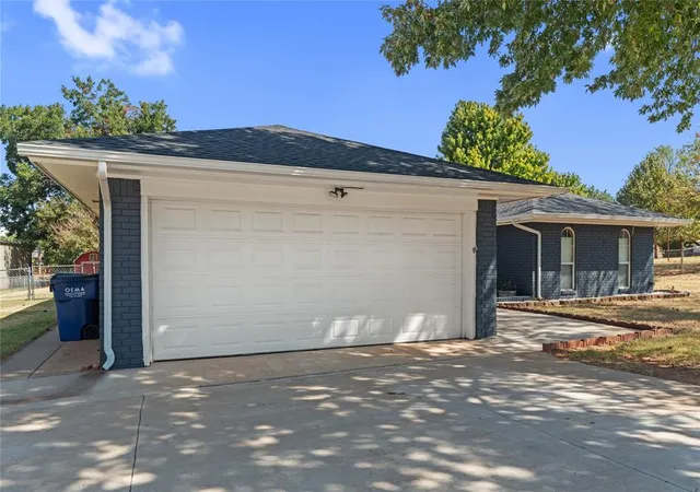 Photo 2 of Single family home for sale at 1821 W Cedar Ridge Dr, Mustang, OK 73064 | MLS# 1248672 | Listing updated on 2026-09-11