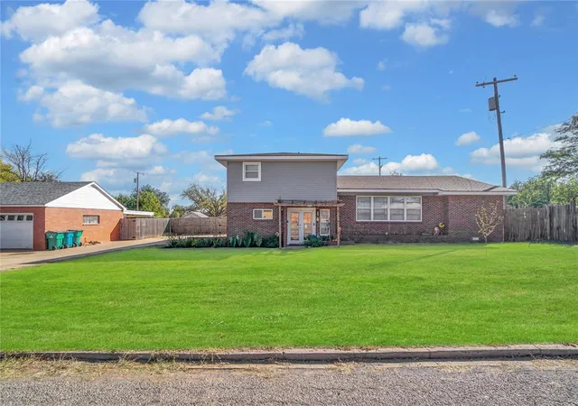 Single family home for sale at 110 E Hillcrest Ln, Hobart, OK 73651 | MLS# 1248684