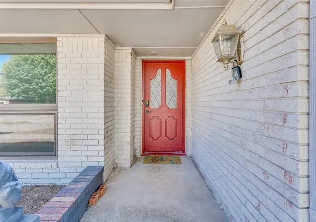 Photo 4 of Single family home for sale at 13400 Apple Valley Dr, Oklahoma City, OK 73120 | MLS# 1248735 | Listing updated on 2026-09-14