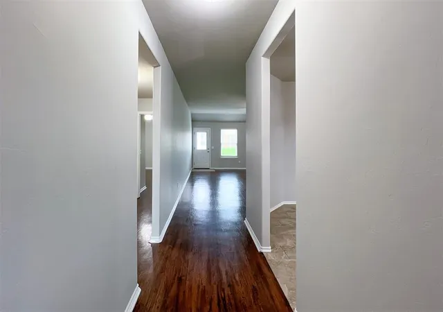Photo 3 of Single family home for sale at 2901 Cider Ml Ln, Yukon, OK 73099 | MLS# 1248754 | Listing updated on 2026-09-11