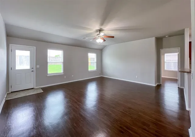 Photo 3 of Single family home for sale at 2901 Cider Ml Ln, Yukon, OK 73099 | MLS# 1248754 | Listing updated on 2026-09-11