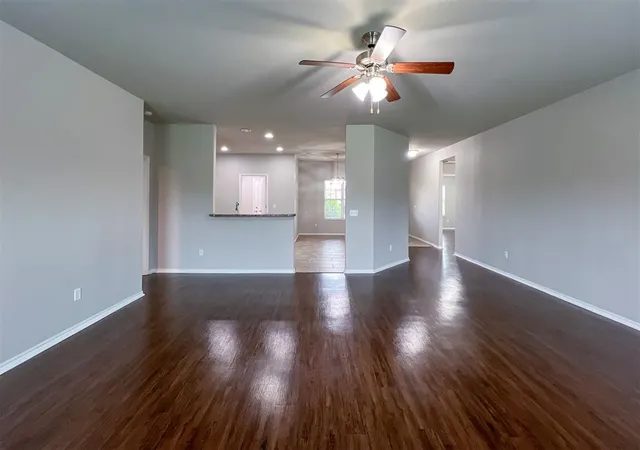 Photo 4 of Single family home for sale at 2901 Cider Ml Ln, Yukon, OK 73099 | MLS# 1248754 | Listing updated on 2026-09-11