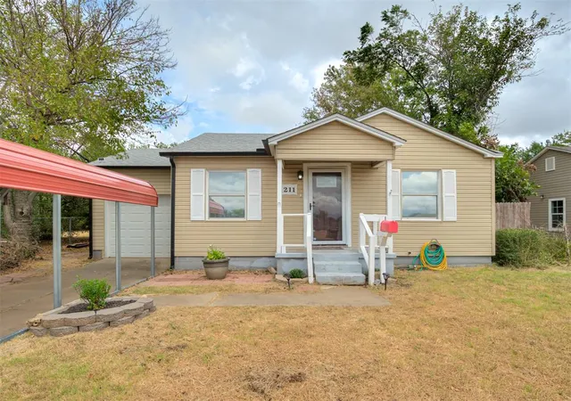 Photo 3 of Single family home for sale at 211 W Dale St, Norman, OK 73069 | MLS# 1248771 | Listing updated on 2026-09-14
