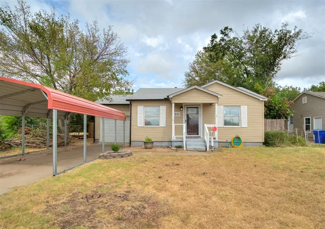Photo 3 of Single family home for sale at 211 W Dale St, Norman, OK 73069 | MLS# 1248771 | Listing updated on 2026-09-14