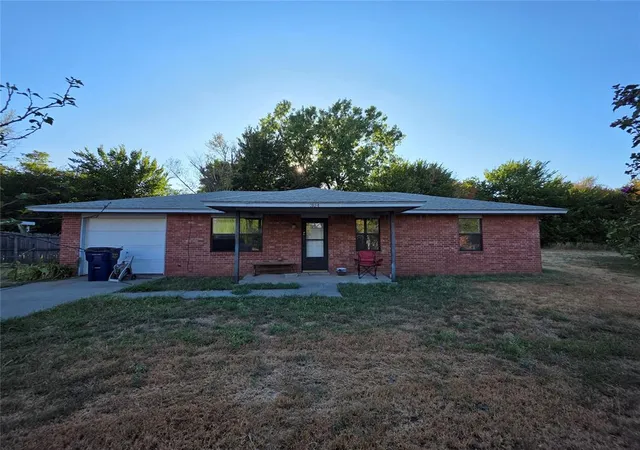 Photo 1 of Sale Pending at 304 Hal Dr, El Reno, OK 73036 | MLS# 1248791 | Listing updated on 2026-09-12