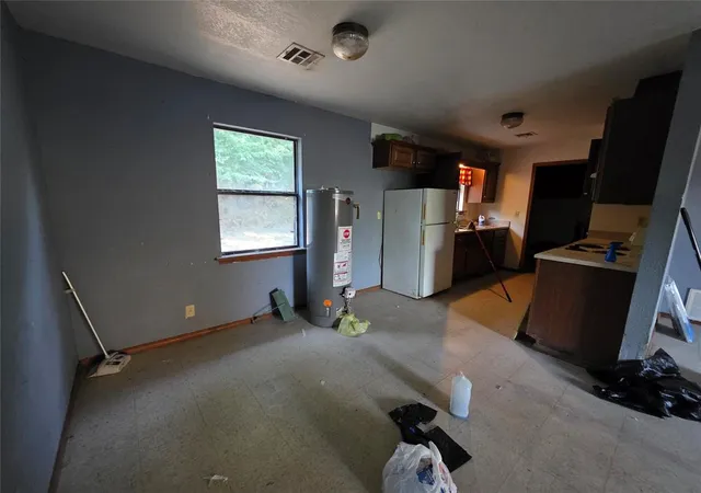 Photo 3 of Sale Pending at 304 Hal Dr, El Reno, OK 73036 | MLS# 1248791 | Listing updated on 2026-09-12