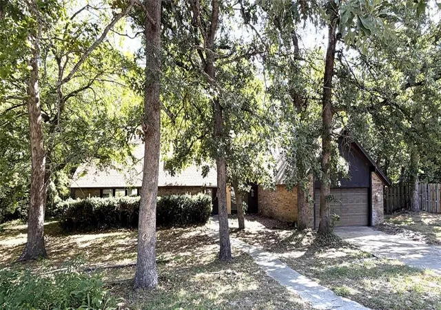 Photo 1 of Single family home for sale at 1104 Reid Cir, Seminole, OK 74868 | MLS# 1248801 | Listing updated on 2026-09-11