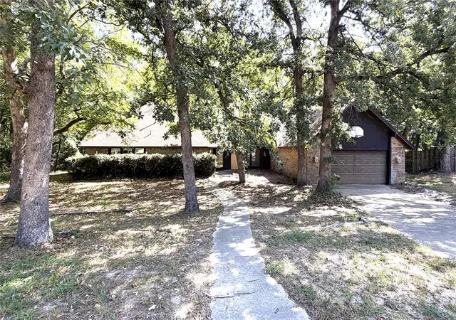 Photo 2 of Single family home for sale at 1104 Reid Cir, Seminole, OK 74868 | MLS# 1248801 | Listing updated on 2026-09-11