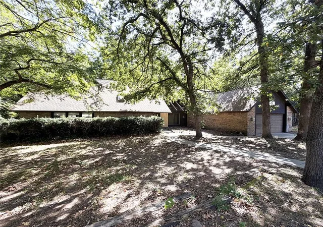 Photo 3 of Single family home for sale at 1104 Reid Cir, Seminole, OK 74868 | MLS# 1248801 | Listing updated on 2026-09-11