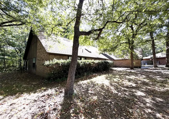 Photo 4 of Single family home for sale at 1104 Reid Cir, Seminole, OK 74868 | MLS# 1248801 | Listing updated on 2026-09-11