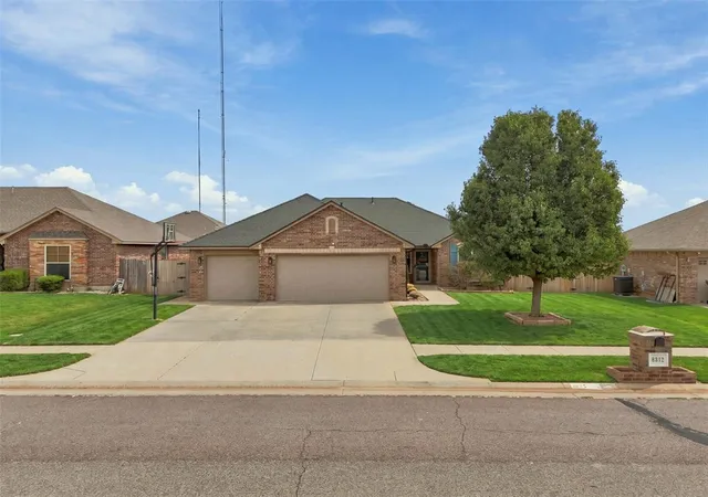 Photo 3 of Single family home for sale at 3312 Marilyn Dr, Moore, OK 73160 | MLS# 1248844 | Listing updated on 2026-09-12