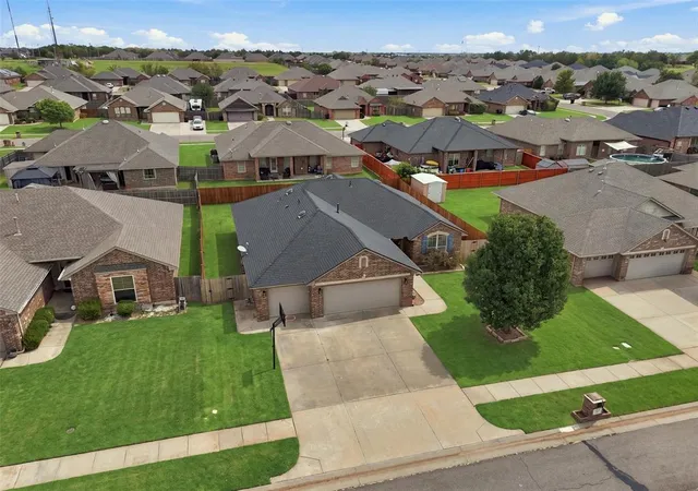Photo 3 of Single family home for sale at 3312 Marilyn Dr, Moore, OK 73160 | MLS# 1248844 | Listing updated on 2026-09-12