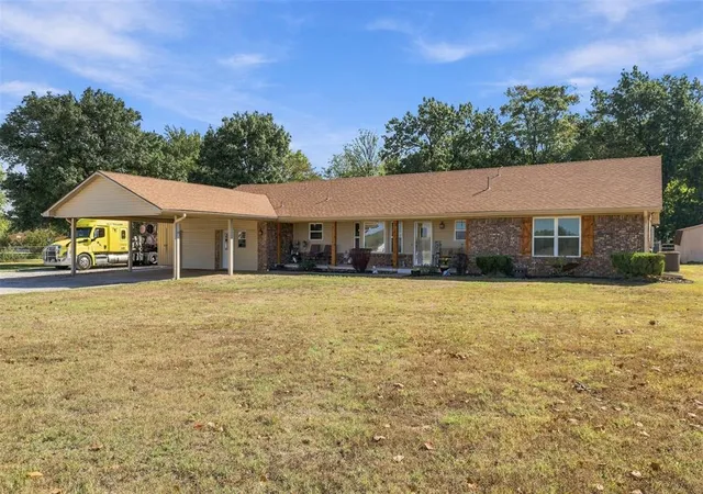 Photo 3 of Single family home for sale at 17203 Brangus Rd, Shawnee, OK 74801 | MLS# 1248867 | Listing updated on 2026-09-13