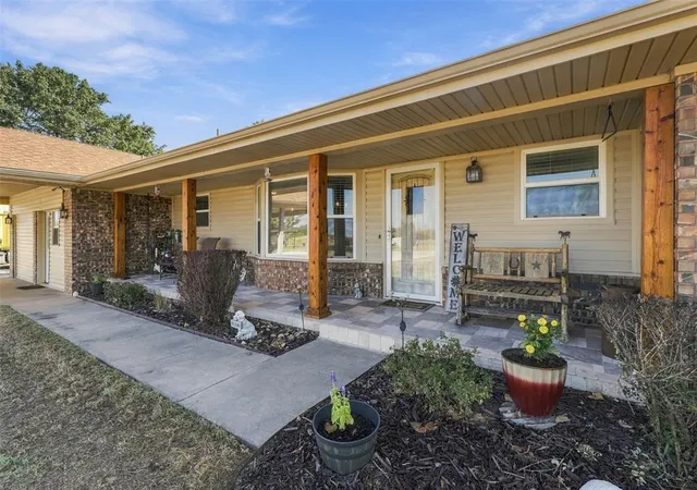 Photo 4 of Single family home for sale at 17203 Brangus Rd, Shawnee, OK 74801 | MLS# 1248867 | Listing updated on 2026-09-13