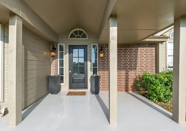 Photo 2 of Single family home for sale at 100323 S Shadyoak Dr, Harrah, OK 73045 | MLS# 1248874 | Listing updated on 2026-09-13