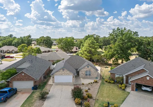 Photo 1 of Single family home for sale at 1714 Bridlewood Ct, Shawnee, OK 74804 | MLS# 1248907 | Listing updated on 2026-09-14