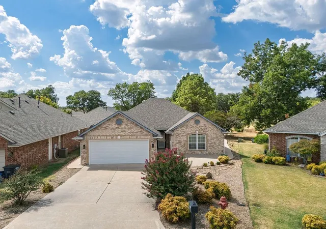 Photo 3 of Single family home for sale at 1714 Bridlewood Ct, Shawnee, OK 74804 | MLS# 1248907 | Listing updated on 2026-09-14
