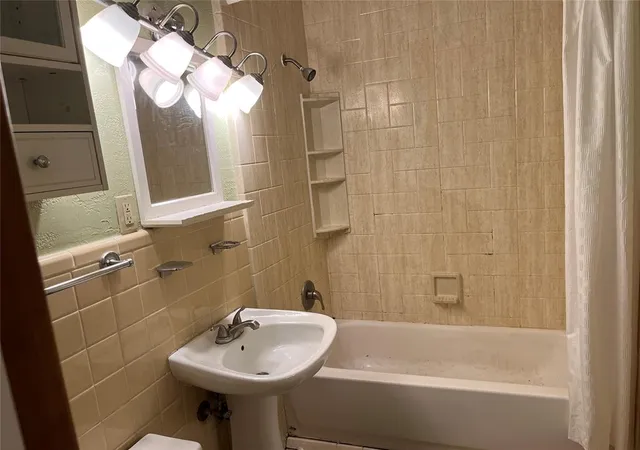 Photo 4 of Single family home for sale at 1519 S Windsor Way, Norman, OK 73069 | MLS# 1248908 | Listing updated on 2026-09-13