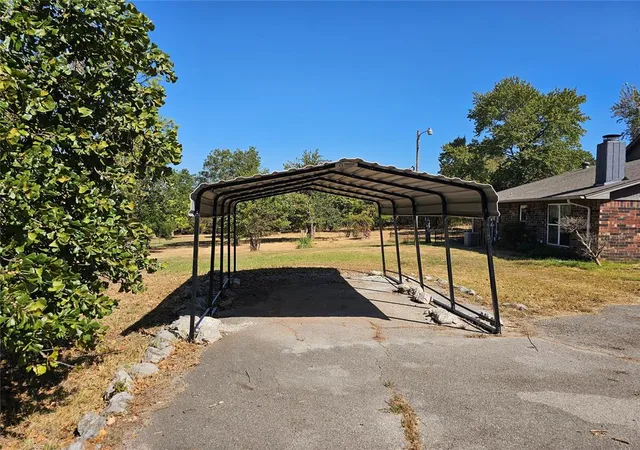 Photo 3 of Single family home for sale at 9811 Brush Crk Rd, Norman, OK 73026 | MLS# 1248923 | Listing updated on 2026-09-15