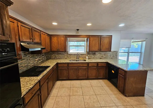 Photo 4 of Single family home for sale at 9811 Brush Crk Rd, Norman, OK 73026 | MLS# 1248923 | Listing updated on 2026-09-15