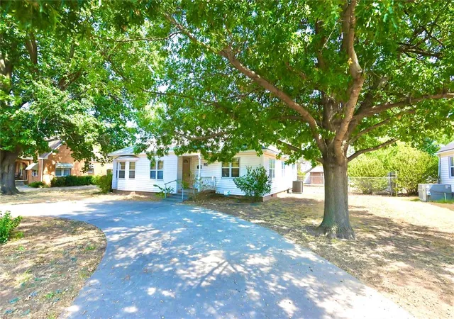 Photo 1 of Single family home for sale at 815 S 19th Street, Chickasha, OK 73018 | MLS# 1248957 | Listing updated on 2026-09-15