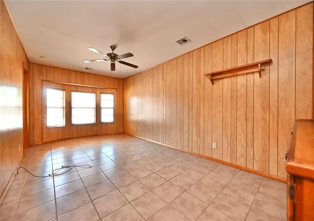 Photo 4 of Single family home for sale at 815 S 19th Street, Chickasha, OK 73018 | MLS# 1248957 | Listing updated on 2026-09-15