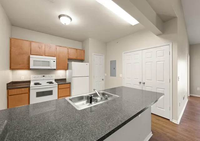 Listing Photo 4 - Condo for sale in building located at 2200 Classen Blvd, Norman, OK 73071 - Unit #11-134