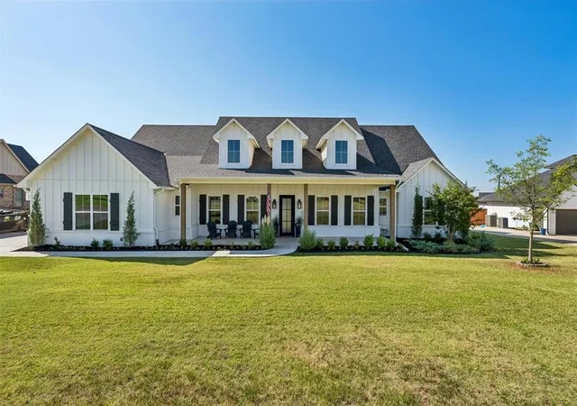 Photo 1 of Single family home for sale at 330 Old Farm Rd, Edmond, OK 73034 | MLS# 1248990 | Listing updated on 2026-09-15