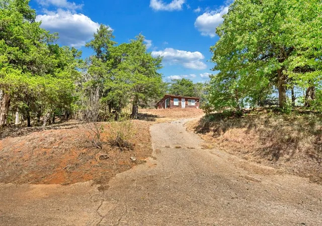 Photo 2 of Single family home for sale at 22020 W 7th Street, Hinton, OK 73047 | MLS# 1249021 | Listing updated on 2026-09-14