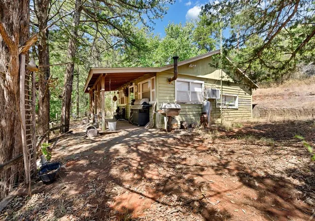Photo 3 of Single family home for sale at 22020 W 7th Street, Hinton, OK 73047 | MLS# 1249021 | Listing updated on 2026-09-14