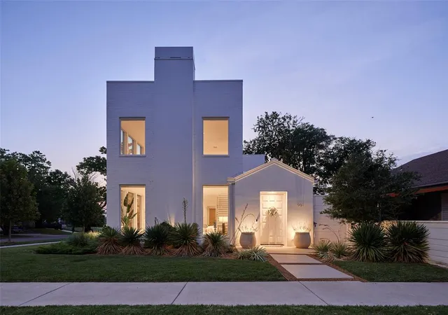 Photo 1 of Single family home for sale at 901 N Francis Ave, Oklahoma City, OK 73106 | MLS# 1249146 | Listing updated on 2026-09-15