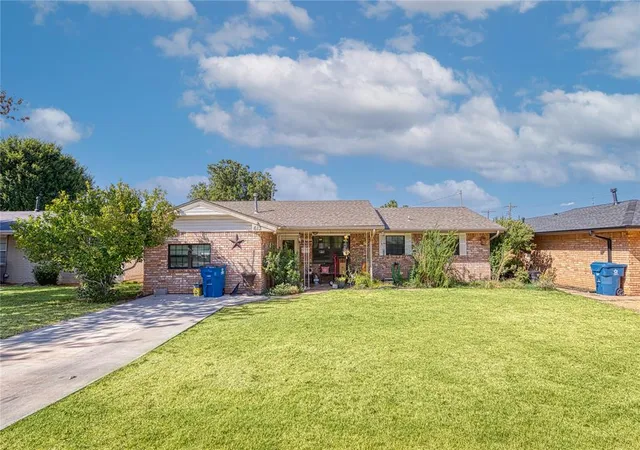 Photo 1 of Single family home for sale at 613 W 10th Street, Cordell, OK 73632 | MLS# 1249186 | Listing updated on 2026-09-15