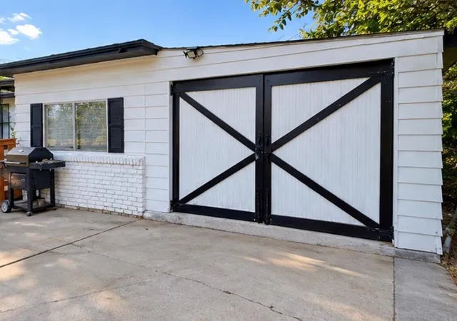 Photo 3 of Single family home for sale at 222 S Cook Ave, Norman, OK 73071 | MLS# 1249196 | Listing updated on 2026-10-07
