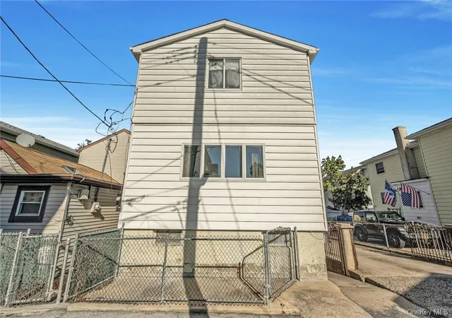 Photo 2 of Condo for sale at 65c Edgewater Park #C, Bronx, NY 10465 | MLS# H6327450 | Listing updated on 2026-09-29