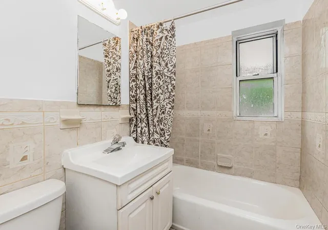 Photo 4 of Condo for sale at 144 Ravine Ave #2C, Yonkers, NY 10701 | MLS# H6331226 | Listing updated on 2026-10-07