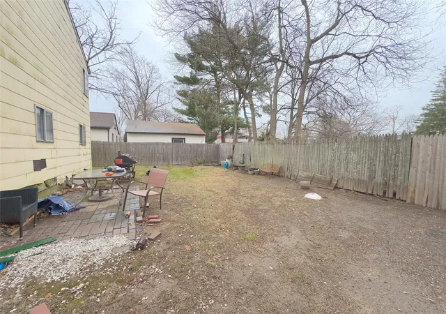 Photo 2 of Sale Pending at 11 Willow St, Babylon, NY 11798 | MLS# 810403 | Listing updated on 2026-09-11