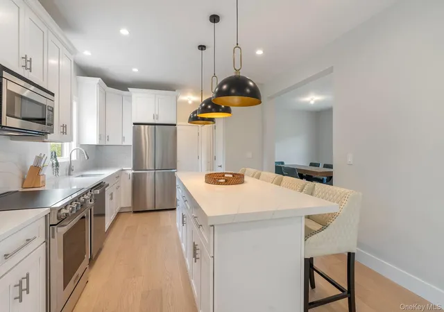 Photo 4 of Single family home for sale at 9 Fanning Ave, Hampton Bays, NY 11946 | MLS# 856418 | Listing updated on 2026-09-15