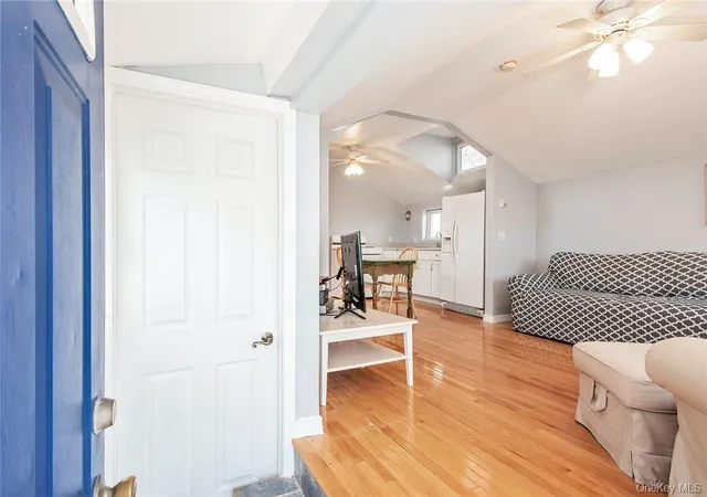 Photo 2 of Condo for sale at 25 B Edgewater Park #25 B, New York, NY 10465 | MLS# 872190 | Listing updated on 2026-10-08