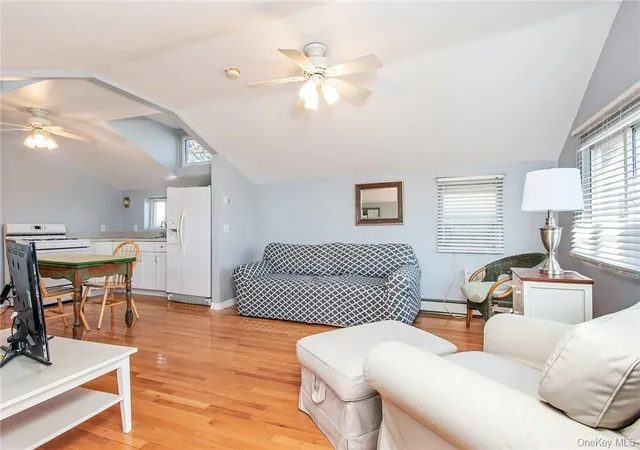 Photo 3 of Condo for sale at 25 B Edgewater Park #25 B, New York, NY 10465 | MLS# 872190 | Listing updated on 2026-10-08