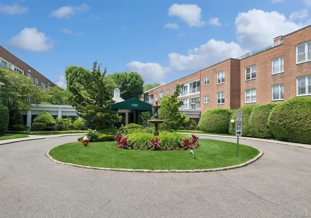 Photo 1 of Condo for sale at 1390 Broadway #118, Hewlett, NY 11557 | MLS# 875807 | Listing updated on 2026-09-14