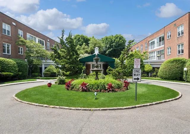 Photo 2 of Condo for sale at 1390 Broadway #118, Hewlett, NY 11557 | MLS# 875807 | Listing updated on 2026-09-14