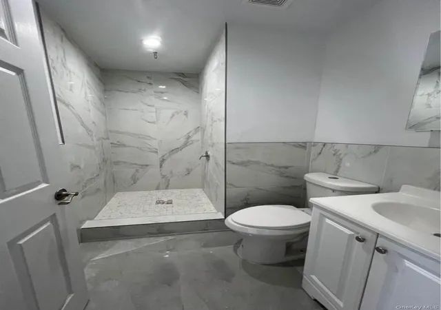 Photo 2 of House for sale at 718 Rosedale Ave, Bronx, NY 10473 | MLS# 905370 | Listing updated on 2026-09-15